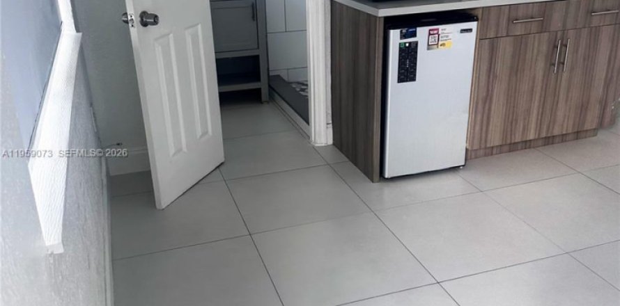 Студия в Майами, Флорида № 2017844