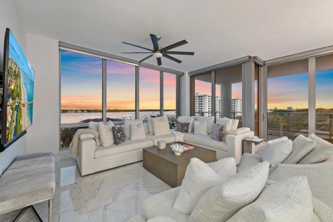 Condo in North Palm Beach, Florida, 2 bedrooms  № 2087781 - photo 13