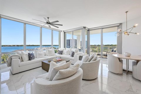 Condo in North Palm Beach, Florida, 2 bedrooms  № 2087781 - photo 8