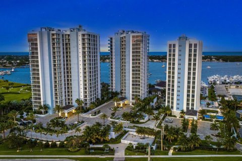 Condo in North Palm Beach, Florida, 2 bedrooms  № 2087781 - photo 2