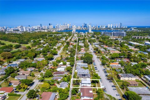 Villa ou maison à vendre à North Miami Beach, Floride: 2 chambres, 148.64 m2 № 1727567 - photo 26