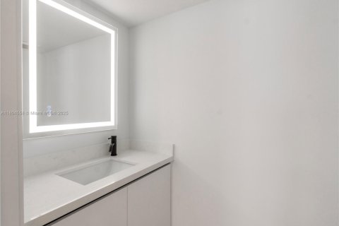Villa ou maison à vendre à North Miami Beach, Floride: 2 chambres, 148.64 m2 № 1727567 - photo 12