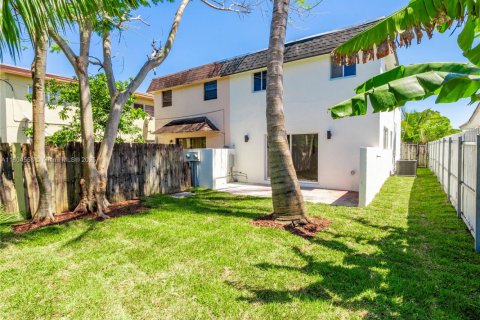 Villa ou maison à vendre à North Miami Beach, Floride: 2 chambres, 148.64 m2 № 1727567 - photo 3