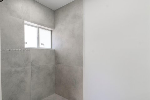 Villa ou maison à vendre à North Miami Beach, Floride: 2 chambres, 148.64 m2 № 1727567 - photo 19