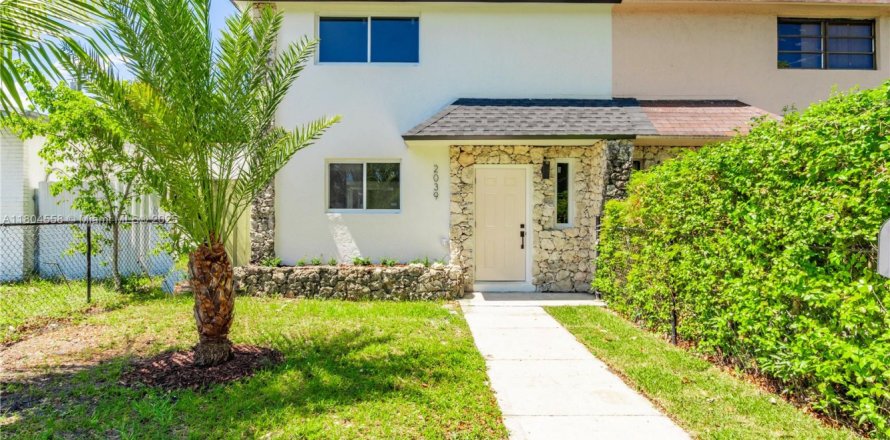 Villa ou maison à North Miami Beach, Floride 2 chambres, 148.64 m2 № 1727567