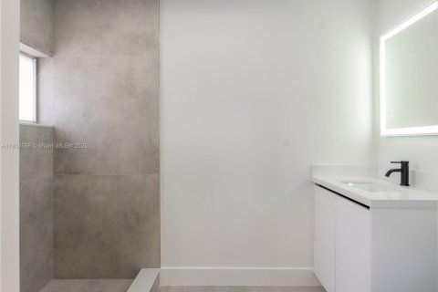 Villa ou maison à vendre à North Miami Beach, Floride: 2 chambres, 148.64 m2 № 1727567 - photo 18