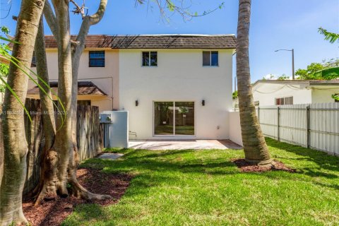 Villa ou maison à vendre à North Miami Beach, Floride: 2 chambres, 148.64 m2 № 1727567 - photo 2