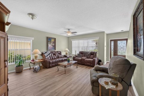 Casa en venta en Riverview, Florida, 4 dormitorios, 186.92 m2 № 2157329 - foto 10
