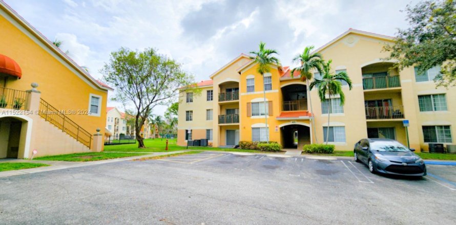 Condominio en West Palm Beach, Florida, 3 dormitorios  № 2077075