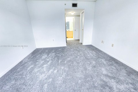 Condominio en venta en West Palm Beach, Florida, 3 dormitorios, 120.77 m2 № 2077075 - foto 11