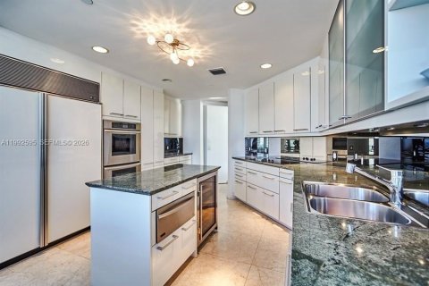 Condominio en alquiler en Bal Harbour, Florida, 3 dormitorios, 271.09 m2 № 2056661 - foto 11