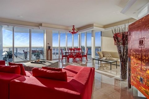 Condominio en alquiler en Bal Harbour, Florida, 3 dormitorios, 271.09 m2 № 2056661 - foto 6