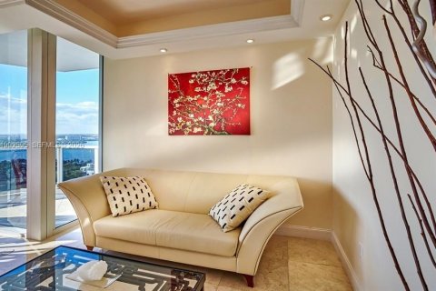 Condominio en alquiler en Bal Harbour, Florida, 3 dormitorios, 271.09 m2 № 2056661 - foto 7