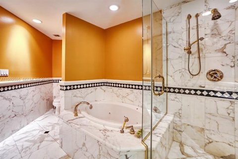 Condominio en alquiler en Bal Harbour, Florida, 3 dormitorios, 271.09 m2 № 2056661 - foto 16