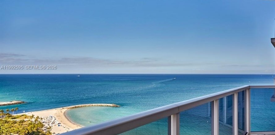 Condominio en Bal Harbour, Florida, 3 dormitorios  № 2056661