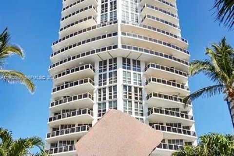 Condominio en alquiler en Bal Harbour, Florida, 3 dormitorios, 271.09 m2 № 2056661 - foto 28