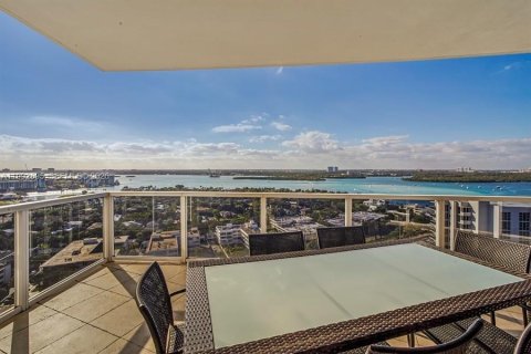 Condominio en alquiler en Bal Harbour, Florida, 3 dormitorios, 271.09 m2 № 2056661 - foto 26