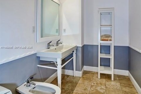 Condominio en alquiler en Bal Harbour, Florida, 3 dormitorios, 271.09 m2 № 2056661 - foto 20