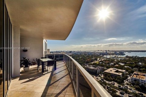 Condominio en alquiler en Bal Harbour, Florida, 3 dormitorios, 271.09 m2 № 2056661 - foto 23