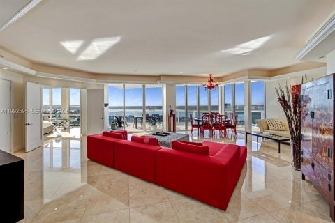 Condominio en alquiler en Bal Harbour, Florida, 3 dormitorios, 271.09 m2 № 2056661 - foto 5