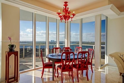 Condominio en alquiler en Bal Harbour, Florida, 3 dormitorios, 271.09 m2 № 2056661 - foto 8