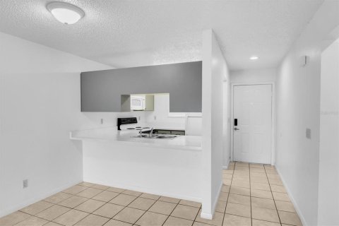 Copropriété à louer à Zephyrhills, Floride: 2 chambres, 81.38 m2 № 2319213 - photo 5