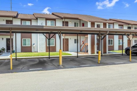Copropriété à louer à Zephyrhills, Floride: 2 chambres, 81.38 m2 № 2319213 - photo 2
