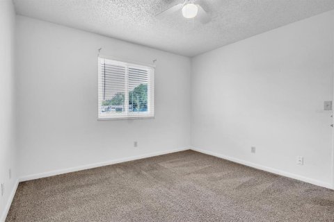 Copropriété à louer à Zephyrhills, Floride: 2 chambres, 81.38 m2 № 2319213 - photo 11