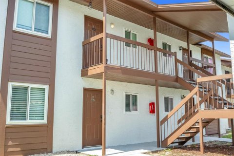 Copropriété à louer à Zephyrhills, Floride: 2 chambres, 81.38 m2 № 2319213 - photo 3