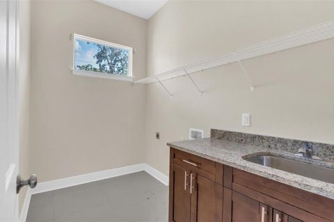House in Plant City, Florida 3 bedrooms, 170.94 sq.m. № 1797910 - photo 19