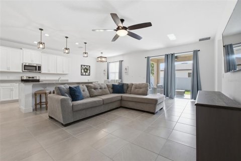 House in Groveland, Florida 4 bedrooms, 194.35 sq.m. № 2230798 - photo 2