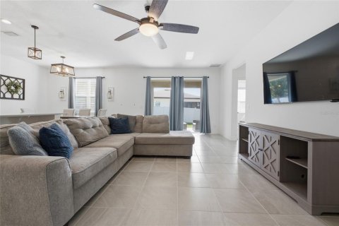 House in Groveland, Florida 4 bedrooms, 194.35 sq.m. № 2230798 - photo 4