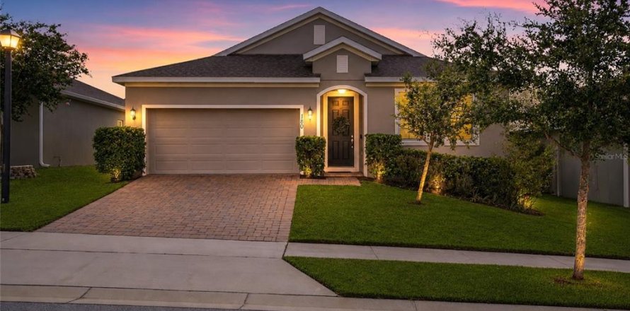 House in Groveland, Florida 4 bedrooms, 194.35 sq.m. № 2230798