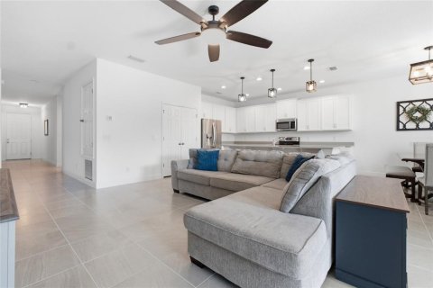 House in Groveland, Florida 4 bedrooms, 194.35 sq.m. № 2230798 - photo 3