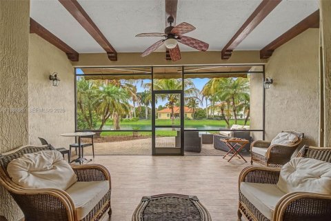 Купить виллу или дом в Катлер-Бей, Флорида 5 спален, 284.37м2, № 2044784 - фото 27