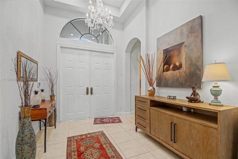 Купить виллу или дом в Катлер-Бей, Флорида 5 спален, 284.37м2, № 2044784 - фото 2