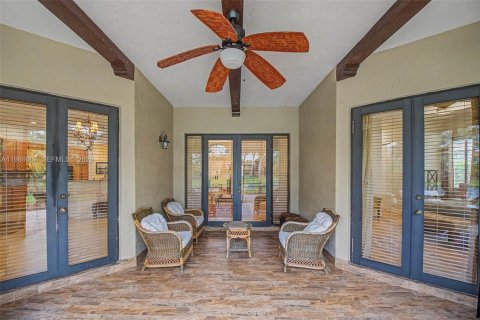 Купить виллу или дом в Катлер-Бей, Флорида 5 спален, 284.37м2, № 2044784 - фото 28