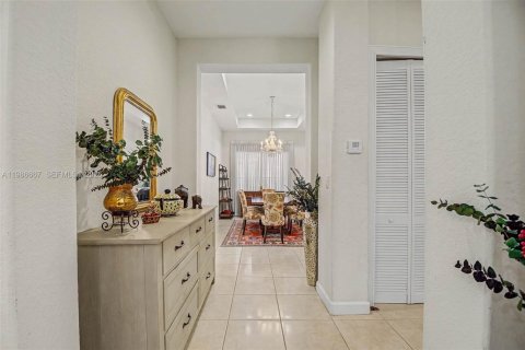 Купить виллу или дом в Катлер-Бей, Флорида 5 спален, 284.37м2, № 2044784 - фото 16