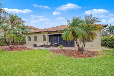 Купить виллу или дом в Катлер-Бей, Флорида 5 спален, 284.37м2, № 2044784 - фото 29