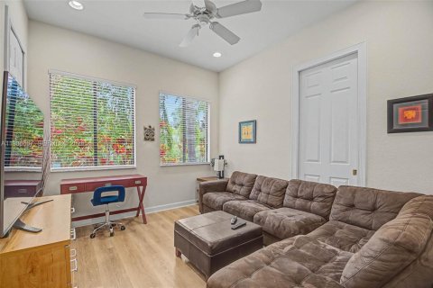 Купить виллу или дом в Катлер-Бей, Флорида 5 спален, 284.37м2, № 2044784 - фото 21