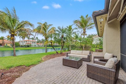 Купить виллу или дом в Катлер-Бей, Флорида 5 спален, 284.37м2, № 2044784 - фото 30