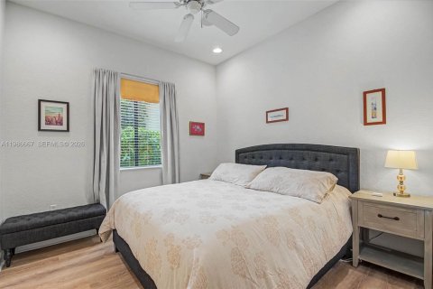 Купить виллу или дом в Катлер-Бей, Флорида 5 спален, 284.37м2, № 2044784 - фото 18