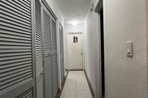 Купить виллу или дом в Майами, Флорида 3 спальни, 113.81м2, № 1969567 - фото 2