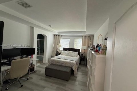 Townhouse in Miami, Florida 3 bedrooms, 145.48 sq.m. № 1788811 - photo 18