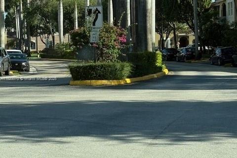 Townhouse in Miami, Florida 3 bedrooms, 145.48 sq.m. № 1788811 - photo 3