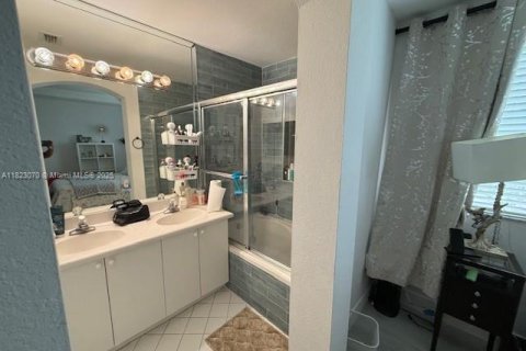 Townhouse in Miami, Florida 3 bedrooms, 145.48 sq.m. № 1788811 - photo 20