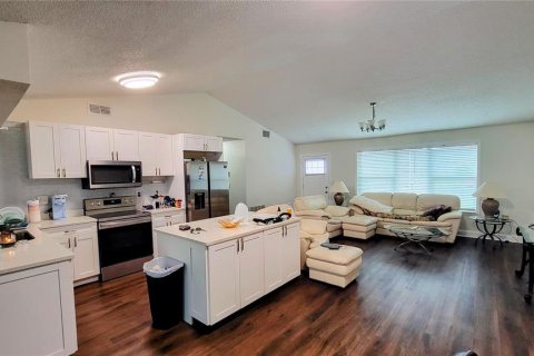 House in New Port Richey, Florida 2 bedrooms, 119.94 sq.m. № 2155548 - photo 21