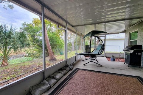House in New Port Richey, Florida 2 bedrooms, 119.94 sq.m. № 2155548 - photo 26