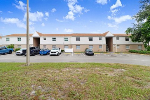 Copropriété à louer à Tampa, Floride: 4 chambres, 126.63 m2 № 2437373 - photo 12