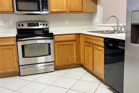 Villa ou maison à vendre à Tampa, Floride: 3 chambres, 137.5 m2 № 2399234 - photo 2